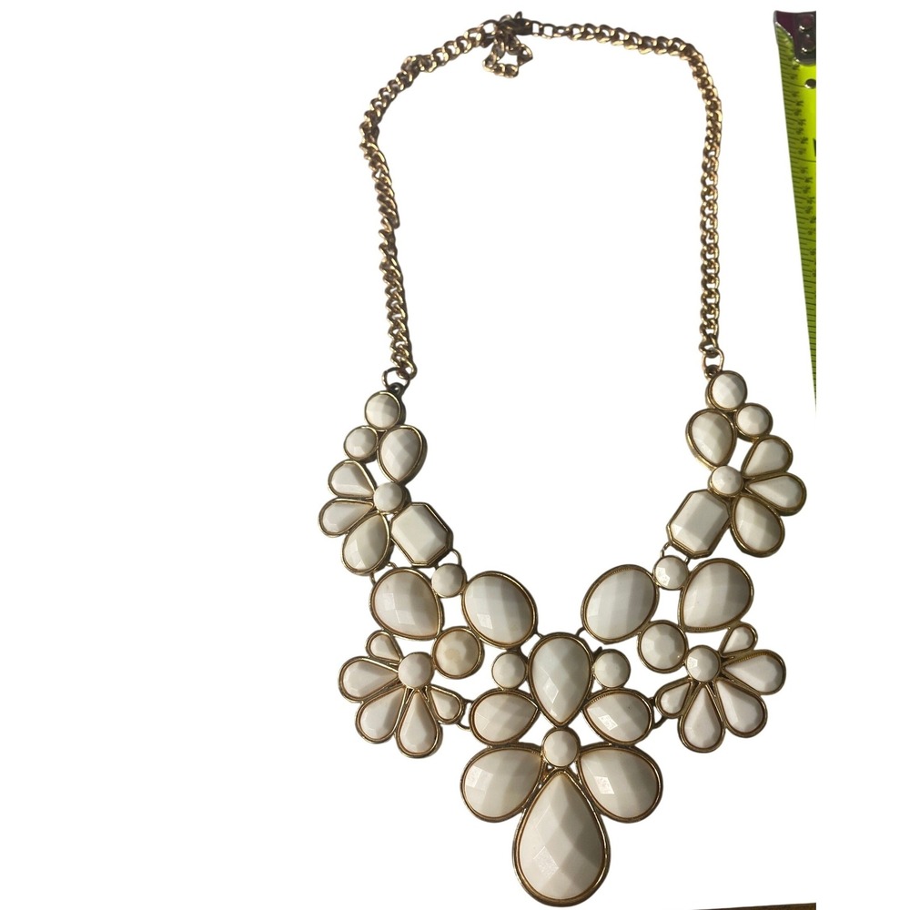 Gold Tone White‎ Resin Floral Bib Statement Necklace Adjustable Length